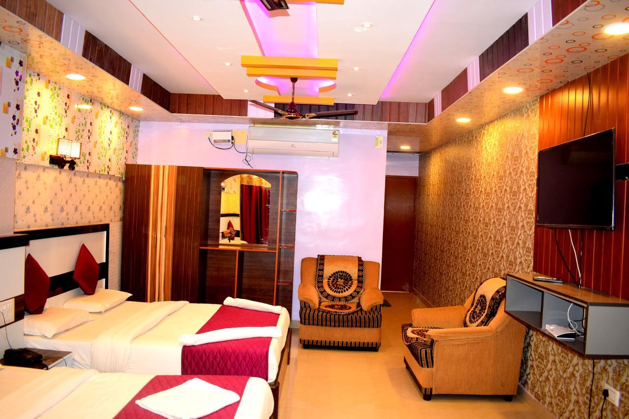 Hotel Kaveri Palace ไมซอร์ ภายนอก รูปภาพ