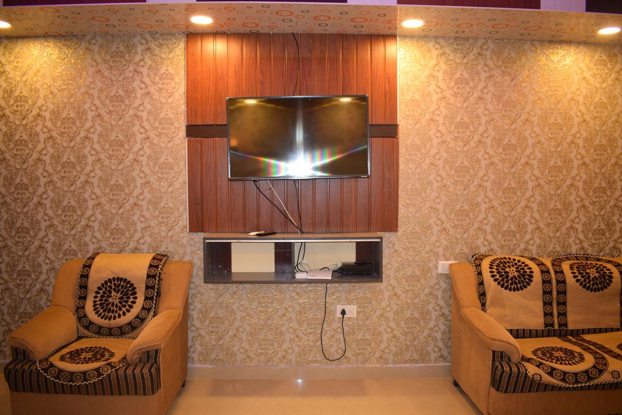 Hotel Kaveri Palace ไมซอร์ ภายนอก รูปภาพ