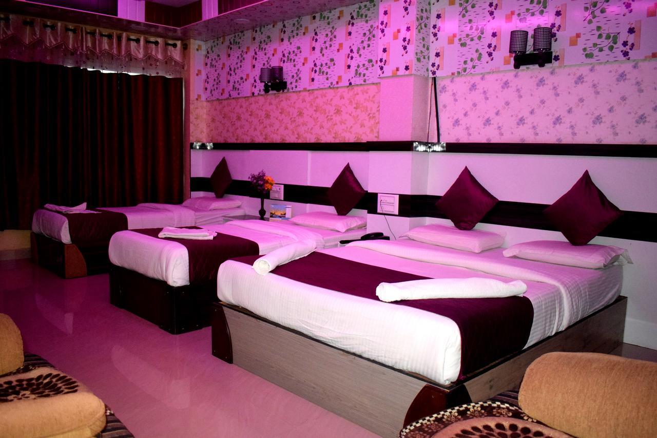 Hotel Kaveri Palace ไมซอร์ ภายนอก รูปภาพ