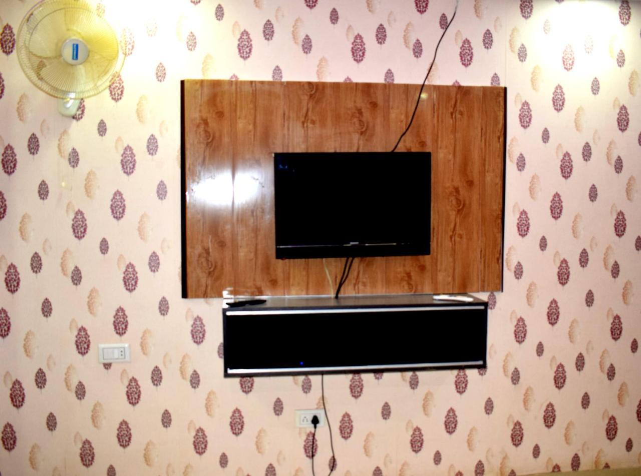Hotel Kaveri Palace ไมซอร์ ภายนอก รูปภาพ